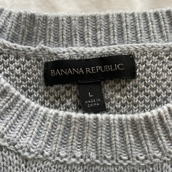 Banana Republic wolf sweater 🐺🍂 - Picture 4 of 4